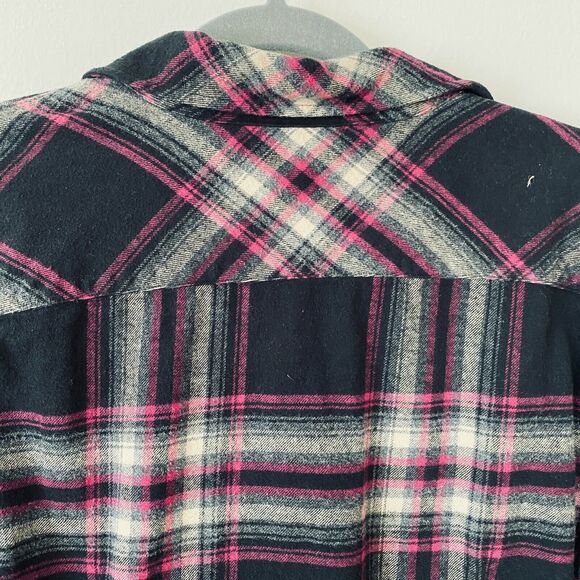 Soft Surroundings Magenta Black Plaid Button Elbow Patch Embroidered Back M - Picture 4 of 11